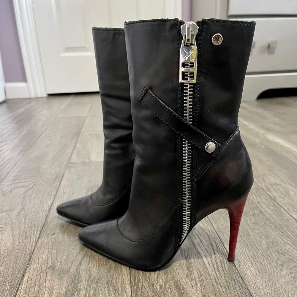 Donald J Pliner DMSX Genuine leather booties
